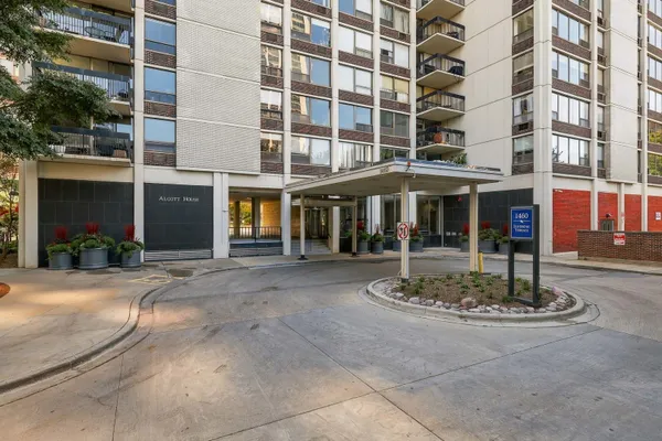 1460 N SANDBURG TER 1110