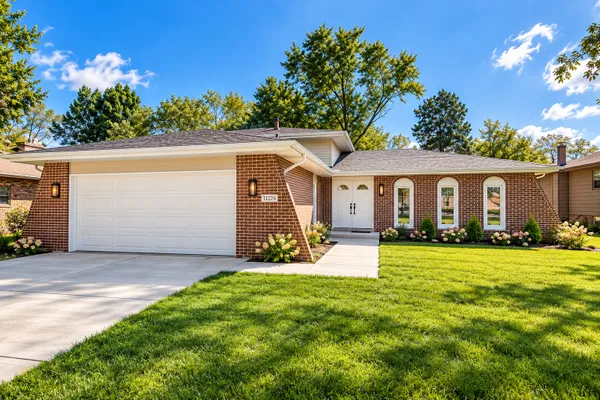 11226 S DEERPATH LN