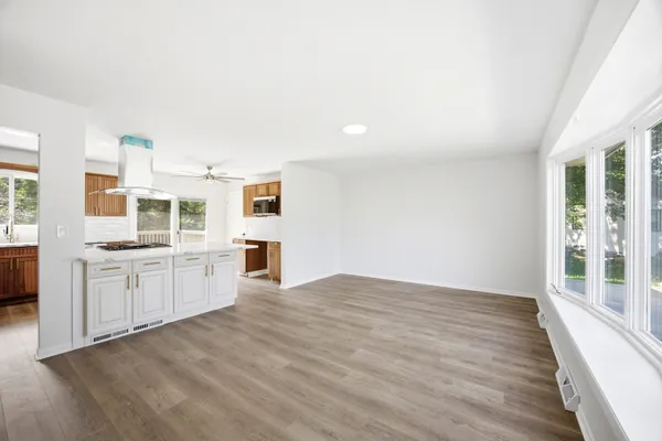 1175 ROYAL BLVD