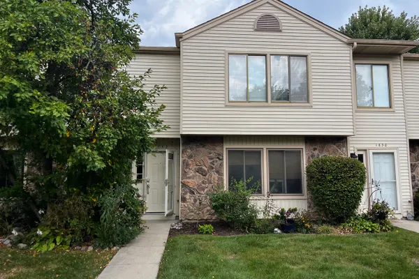 1632 VERMONT DR 4-2