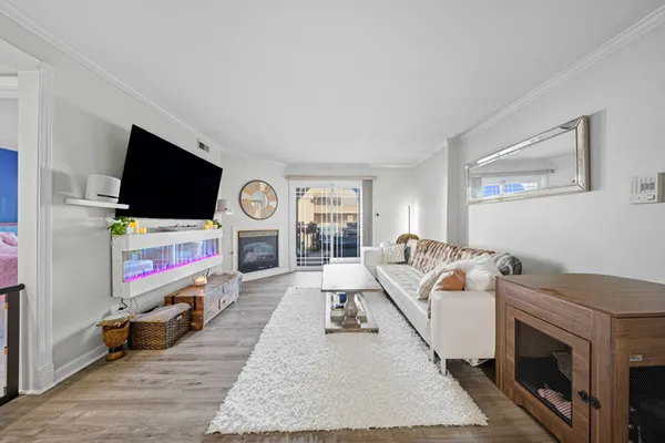 1942 TALL OAKS DR 1A