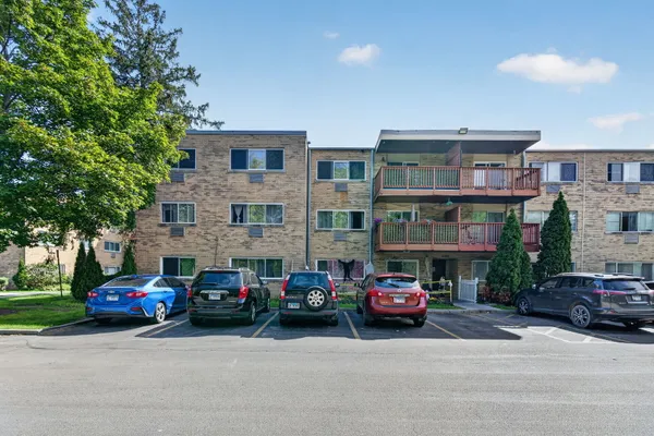 762 DEMPSTER ST D212