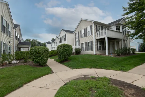 867 SYMPHONY DR