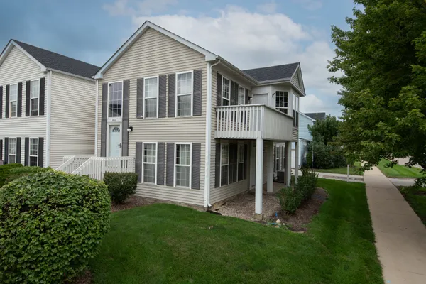 867 SYMPHONY DR