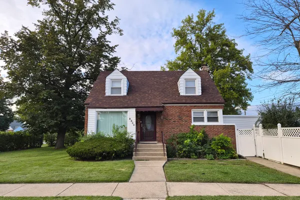 1493 FOREST AVE