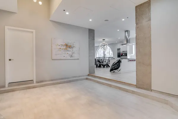 200 N DEARBORN ST 4700