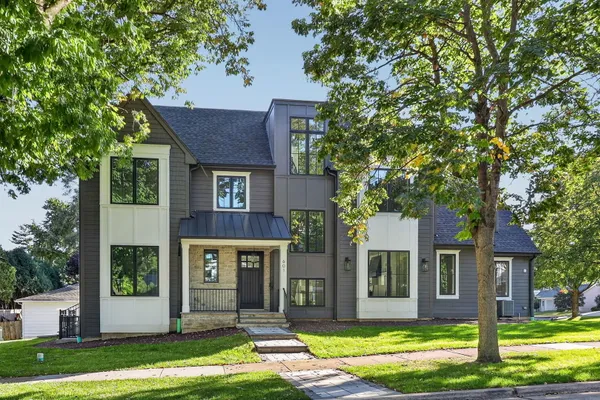 601 S STOUGH ST