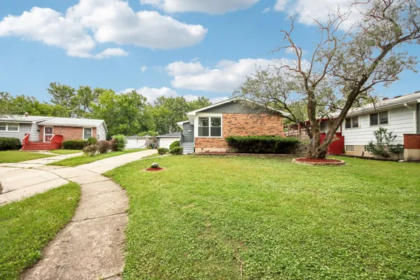 3424 HICKORY LN