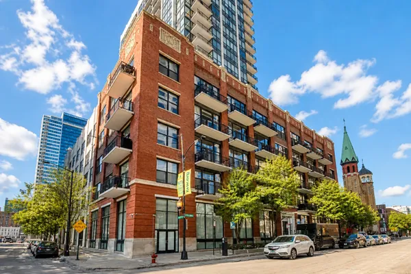 210 S DESPLAINES ST 2203