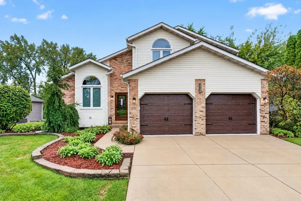 1114 OXFORD LN
