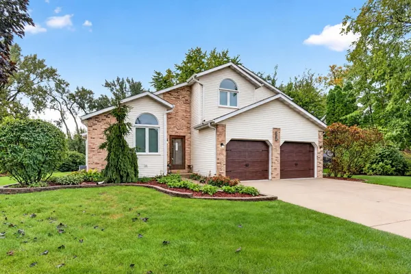 1114 OXFORD LN