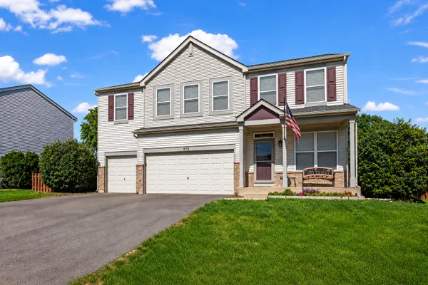115 E MEADOW DR