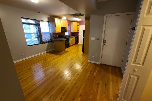 2318 W ROSEMONT AVE 2