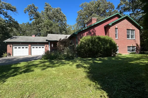 9017 WILDROSE LN