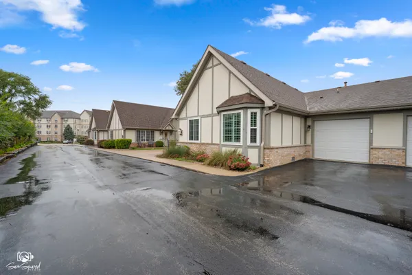 1664 WILLOW CIRCLE DR