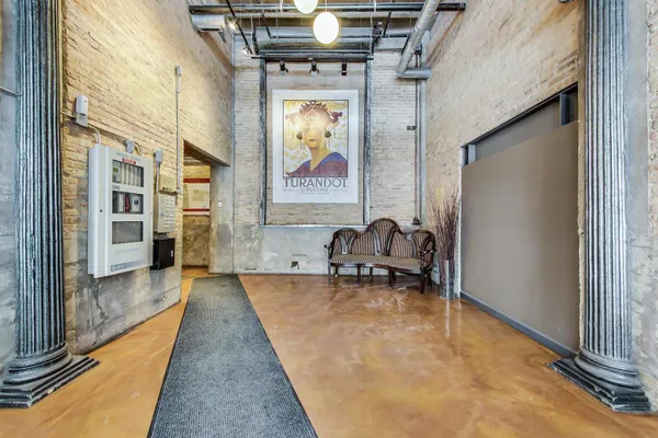 2545 S DEARBORN ST 525