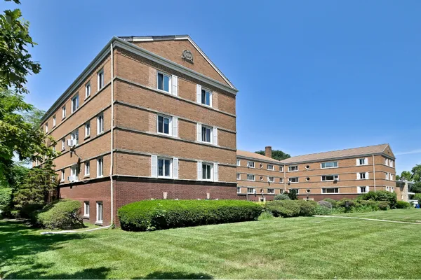 1112 N HARLEM AVE 1