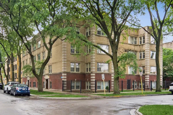 3923 W AINSLIE ST 1E