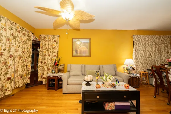 3240 S 52ND CT