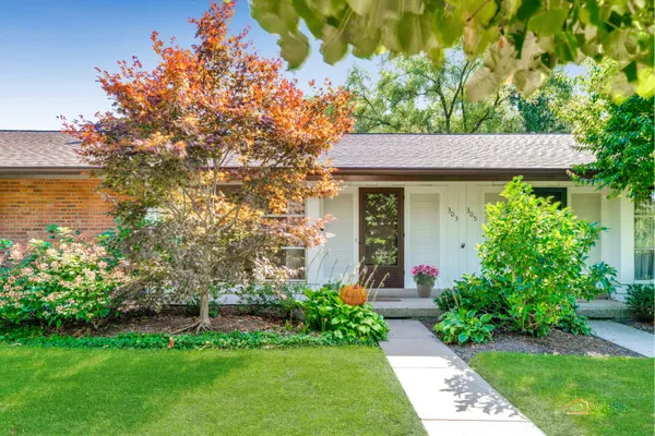 303 CRESTWOOD VLG