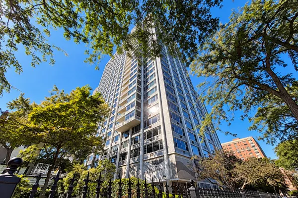 4250 N MARINE DR 905