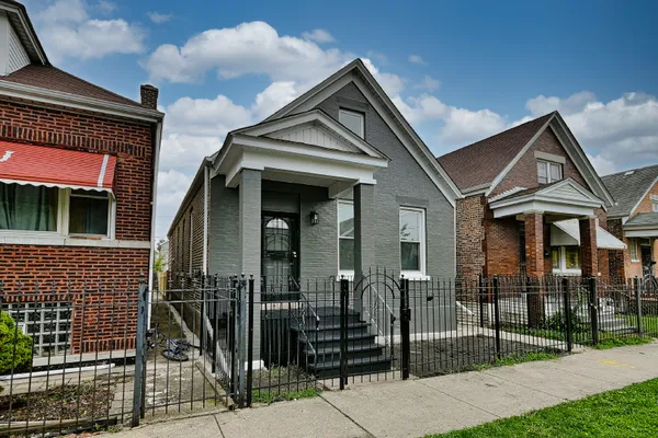 1645 S KEELER AVE