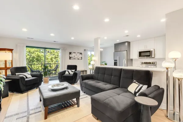 2150 BOUTERSE ST 406D