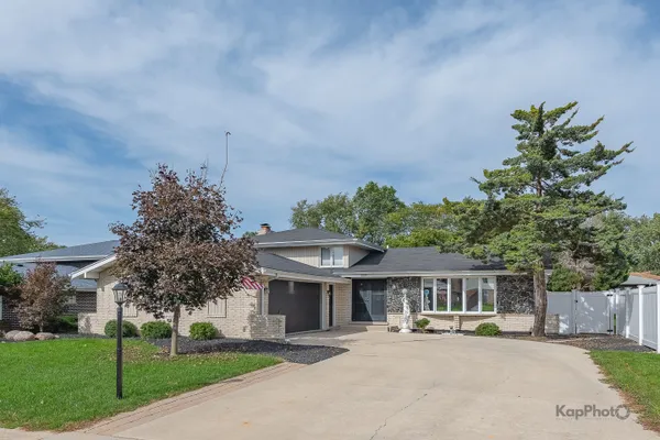 1227 TIMBER PL