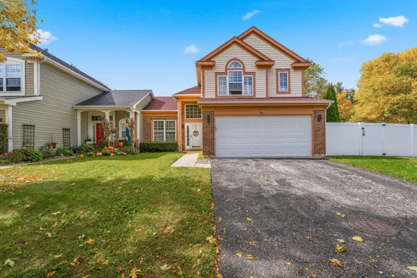 568 CAMBRIDGE DR