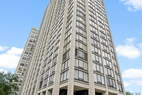 5445 N SHERIDAN RD 804