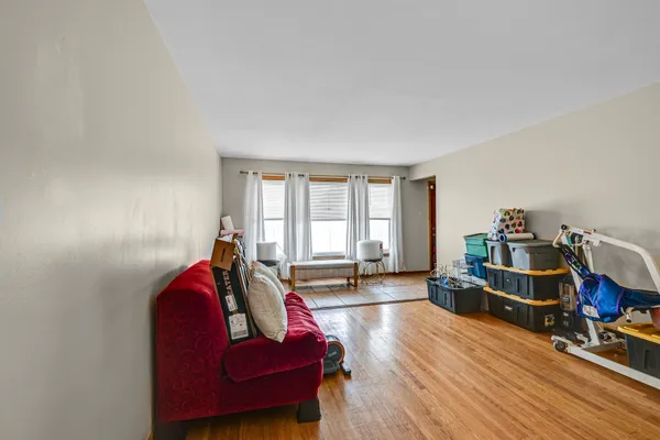 380 BENSLEY AVE