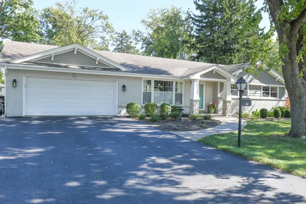 133 LINDEN DR