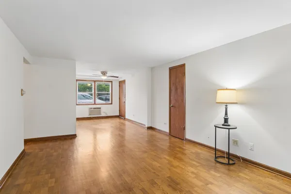 6567 N HARLEM AVE 1W