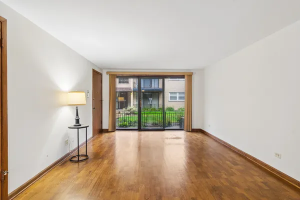 6567 N HARLEM AVE 1W