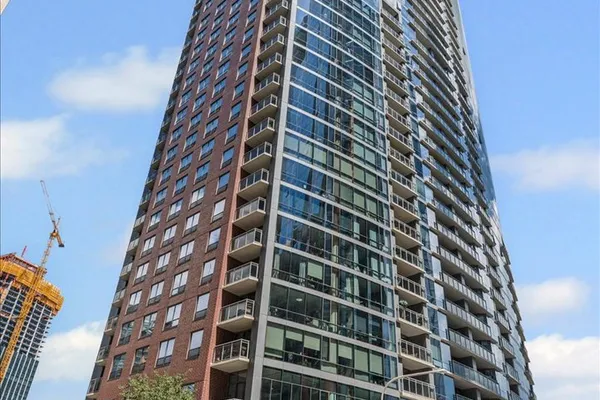 450 E WATERSIDE DR 2903
