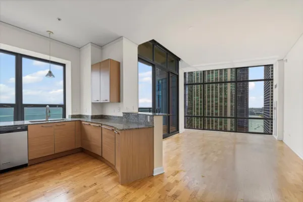 450 E WATERSIDE DR 2903