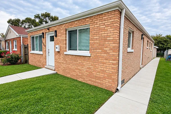 14733 MAPLEWOOD AVE