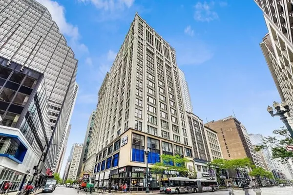 8 W MONROE ST 1206