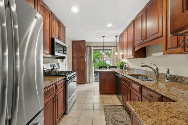 1232 READING CT