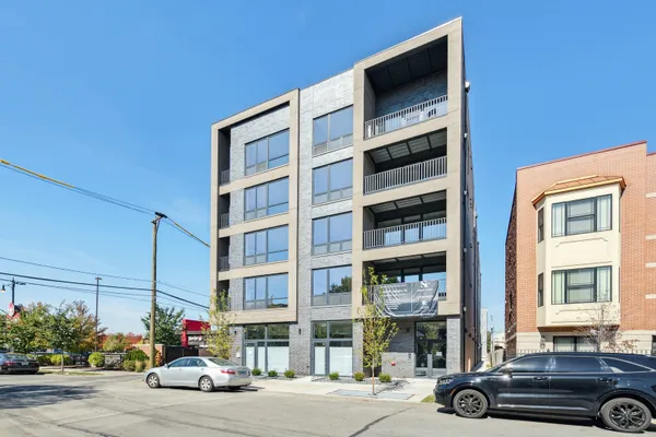 2342 W ADAMS ST 402