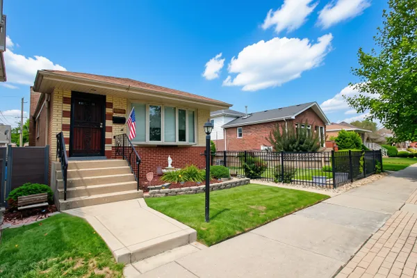 10756-10752 S ALBANY AVE