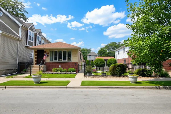 10756-10752 S ALBANY AVE