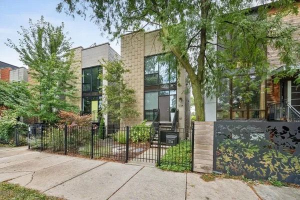 1734 N HUMBOLDT BLVD