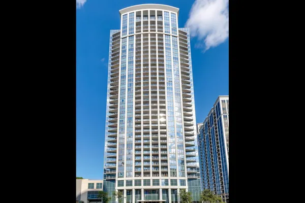 1235 S PRAIRIE AVE 1404