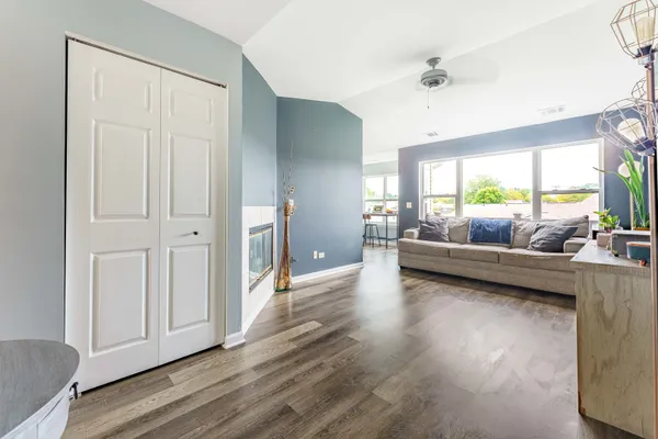 1011 SOMMERSET CT C