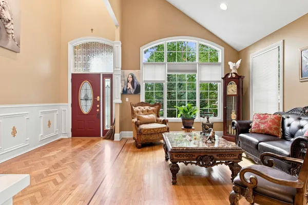 2281 ELMIRA AVE