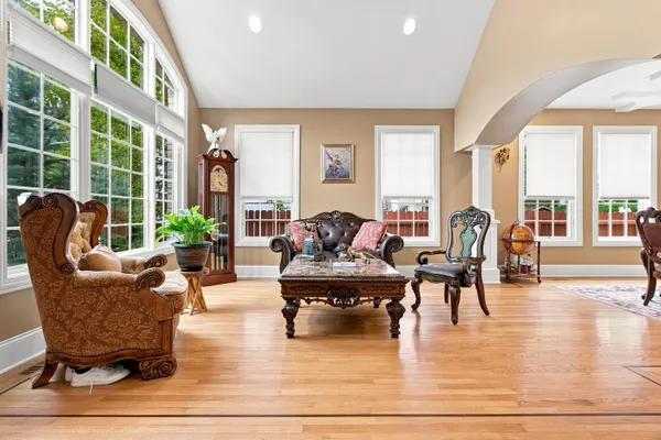 2281 ELMIRA AVE