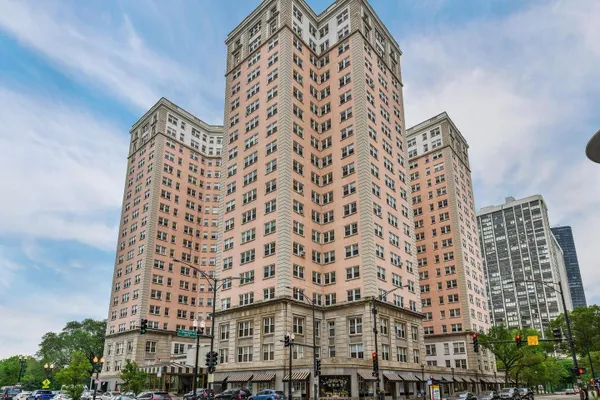 5555 N SHERIDAN RD 1612