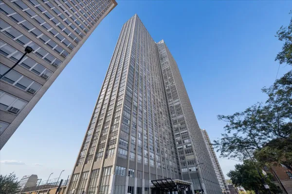 655 W IRVING PARK RD 502