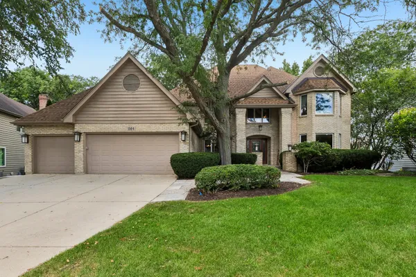 1504 GREENLAKE DR